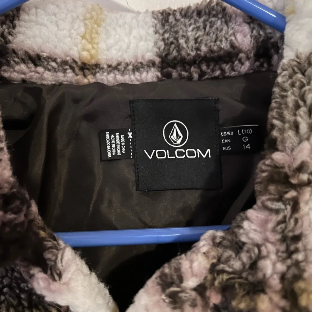 Volcom Shacket - Picture 2 of 3